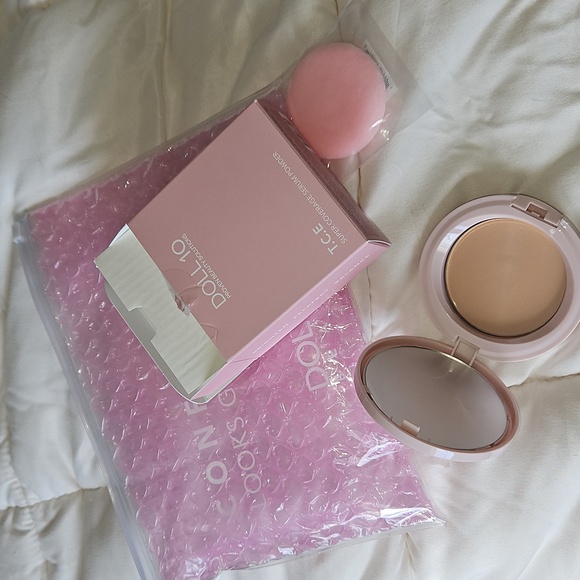 Face Powder - Picture 1 of 5